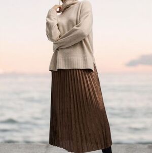 M🏵️Reitmans Chocolate Brown Pleated Midi Skirt